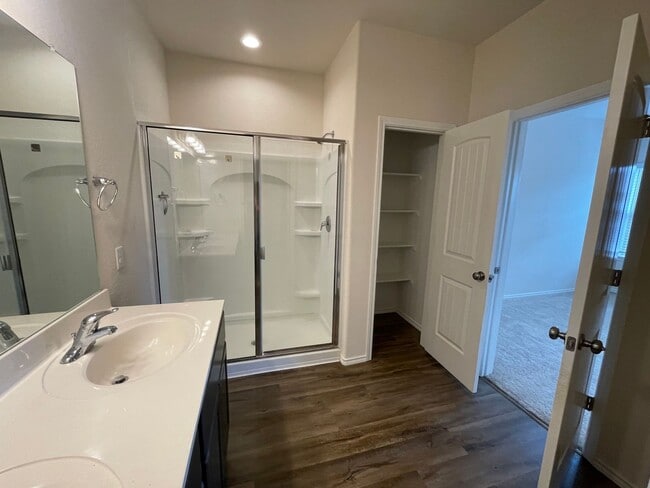 Building Photo - Charming 3x2 Rental Home in New Braunfels, TX!