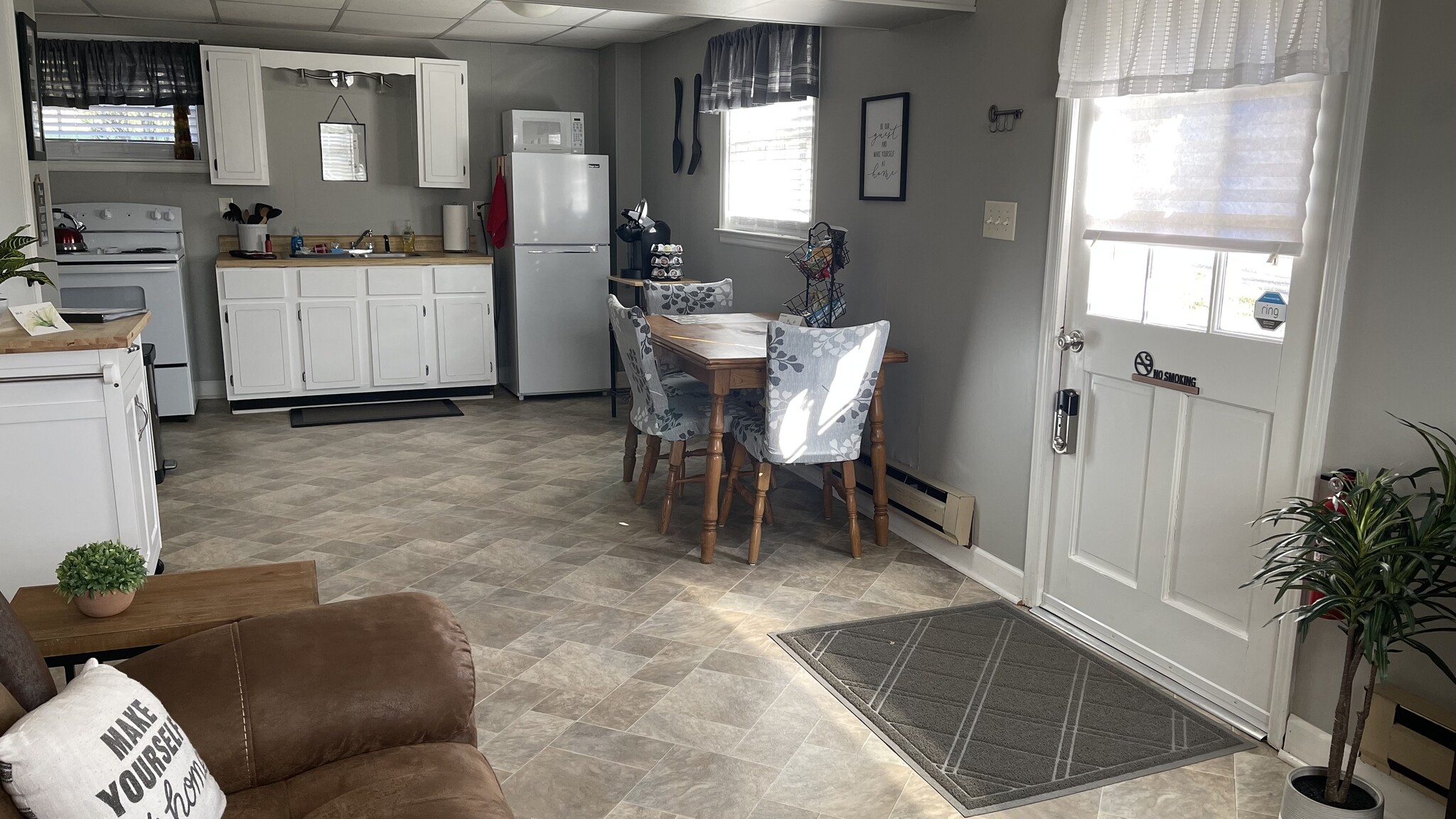 Building Photo - 220 Pearson Dr