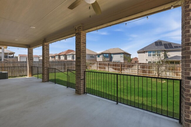 Building Photo - **Move-In Special, One Month Free**