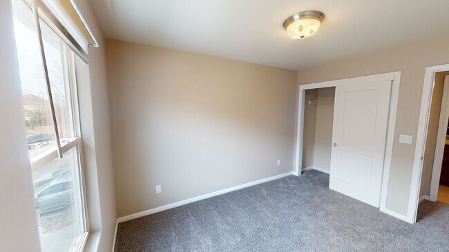 Building Photo - Ankeny 3 Bedroom Townhome Available April 15th, 2026