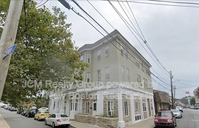 Building Photo - 5 Irwin St
