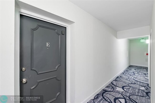 Building Photo - 2715 N Ocean Blvd