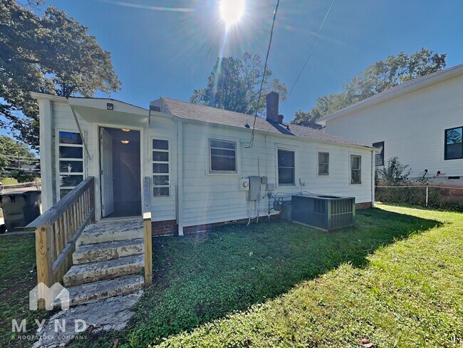 Building Photo - 122 S Gardner Ave