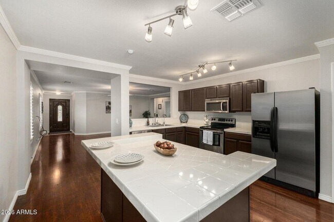 Building Photo - 1014 E Milada Dr