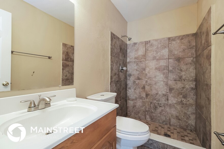 Building Photo - 5225 Maravoss St