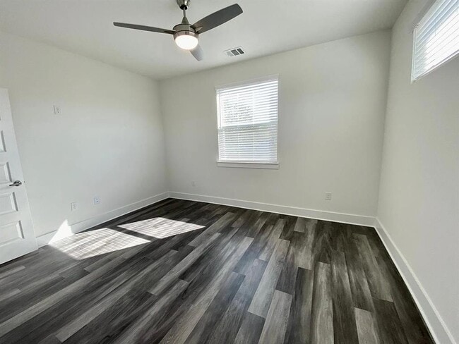 Building Photo - 6102 Caddie St