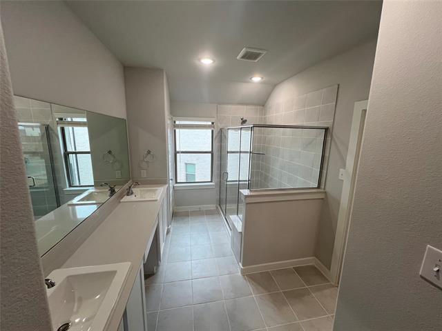 Building Photo - 2804 Spring Side Dr