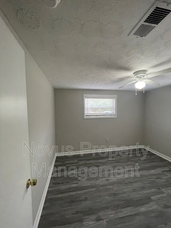 Building Photo - 70 Gees Ln