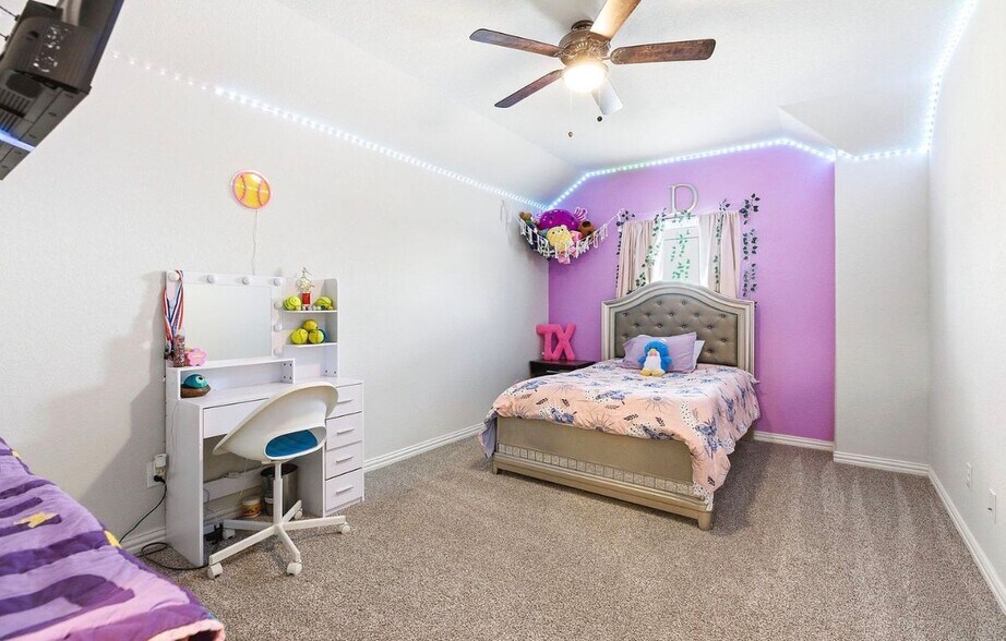 Building Photo - 2071 Chelsea Grv