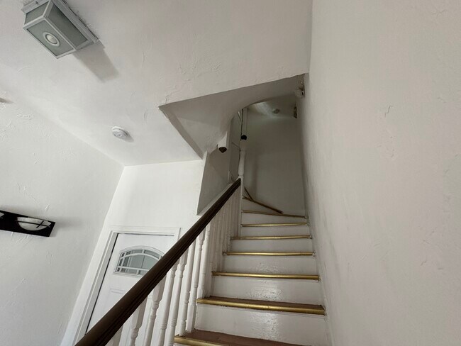 Building Photo - 2532 Massachusetts Ave