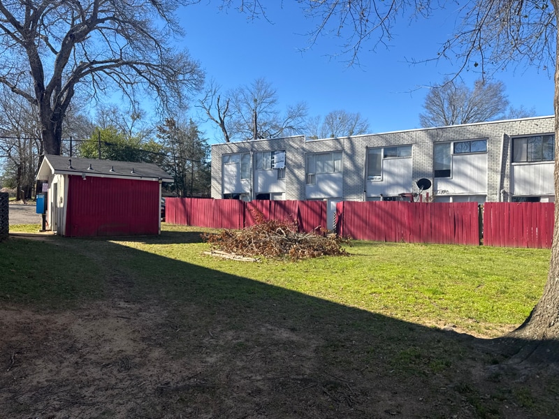 Building Photo - 701 Canada St