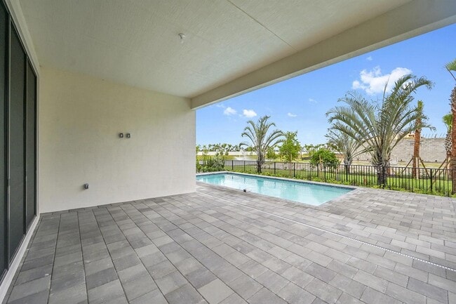 Building Photo - 13917 Vivant Dr