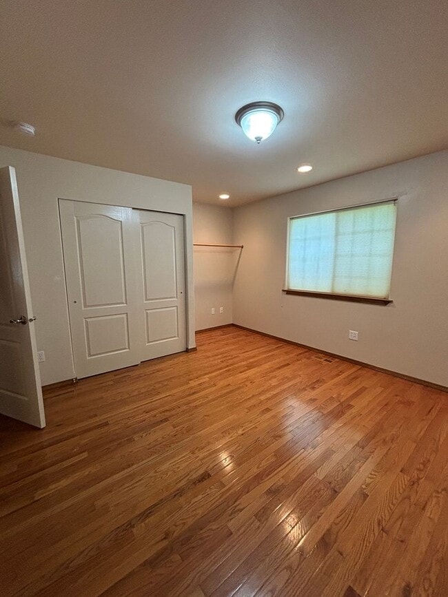 Building Photo - Super Attractive Home in Pelican Point!!