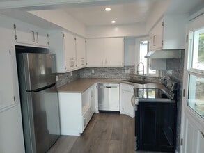 Building Photo - 259-261 Sturtevant Dr