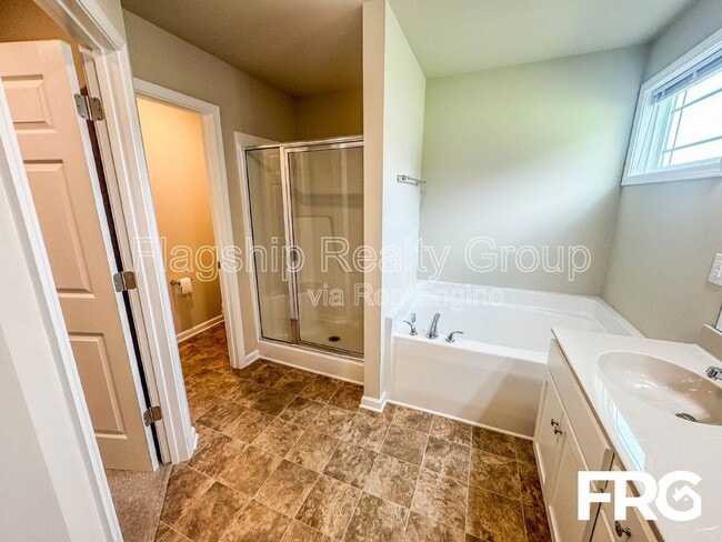 Building Photo - 110 Highland Pk Dr