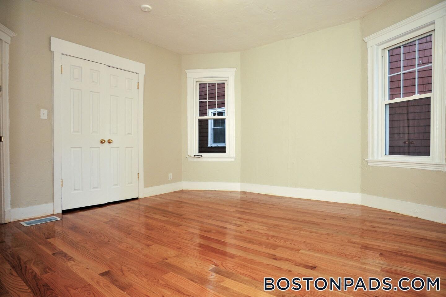 Building Photo - 29 Ridgewood St