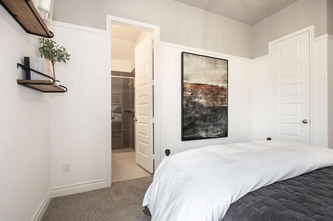 Building Photo - 9402 Orchard Trl