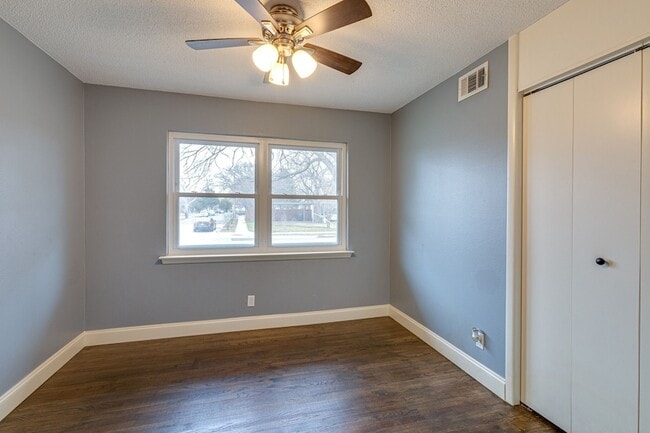 Building Photo - 9621 Rustown Dr