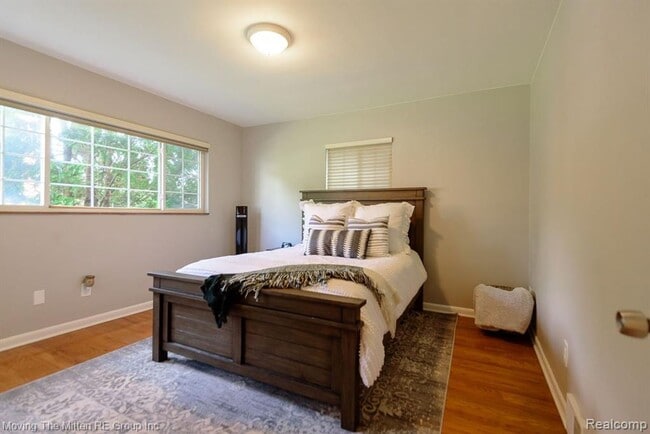 Building Photo - 487 N Eton St