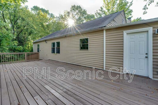 Building Photo - 4717 Beverly Kay Dr