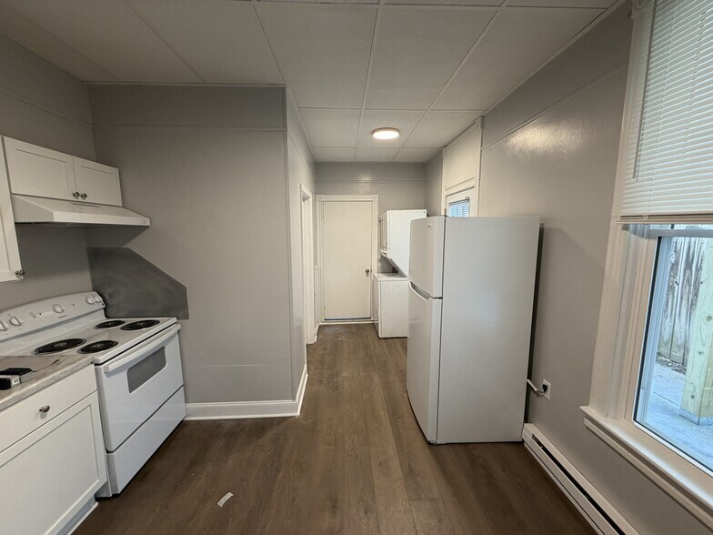 Building Photo - 223 W North St