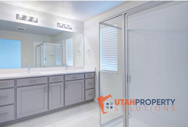 Building Photo - 408 S 980 W