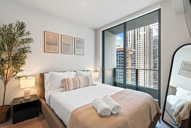 Building Photo - 121 NE 5th St