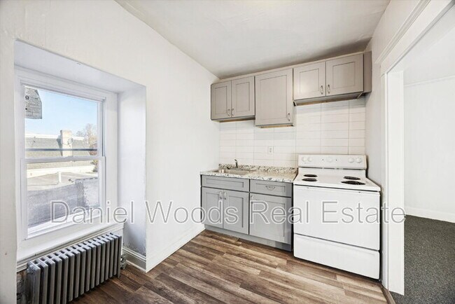 Building Photo - 330 Kerlin St