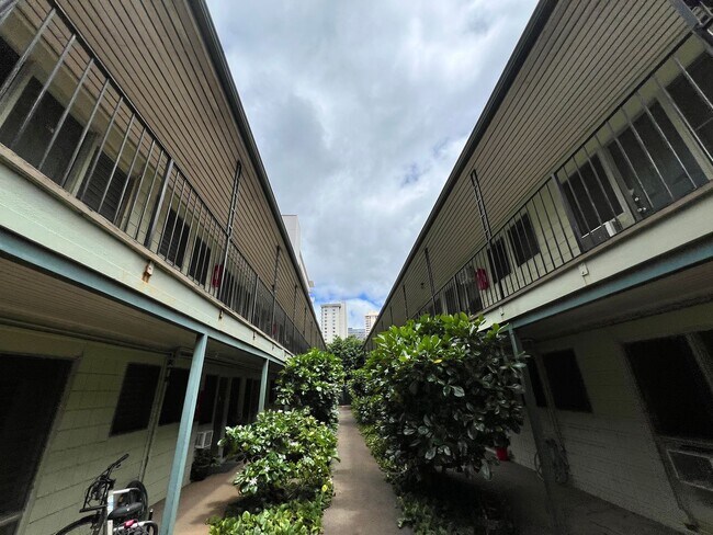 Building Photo - Ohua Gardens studio in Waikiki