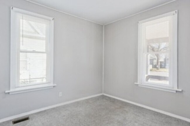 Building Photo - Spacious 4-Bedroom Home in South Wichita - Close to Downtown with a Large Backyard