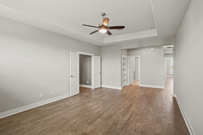 Building Photo - 10823 Sandy Iss Ct