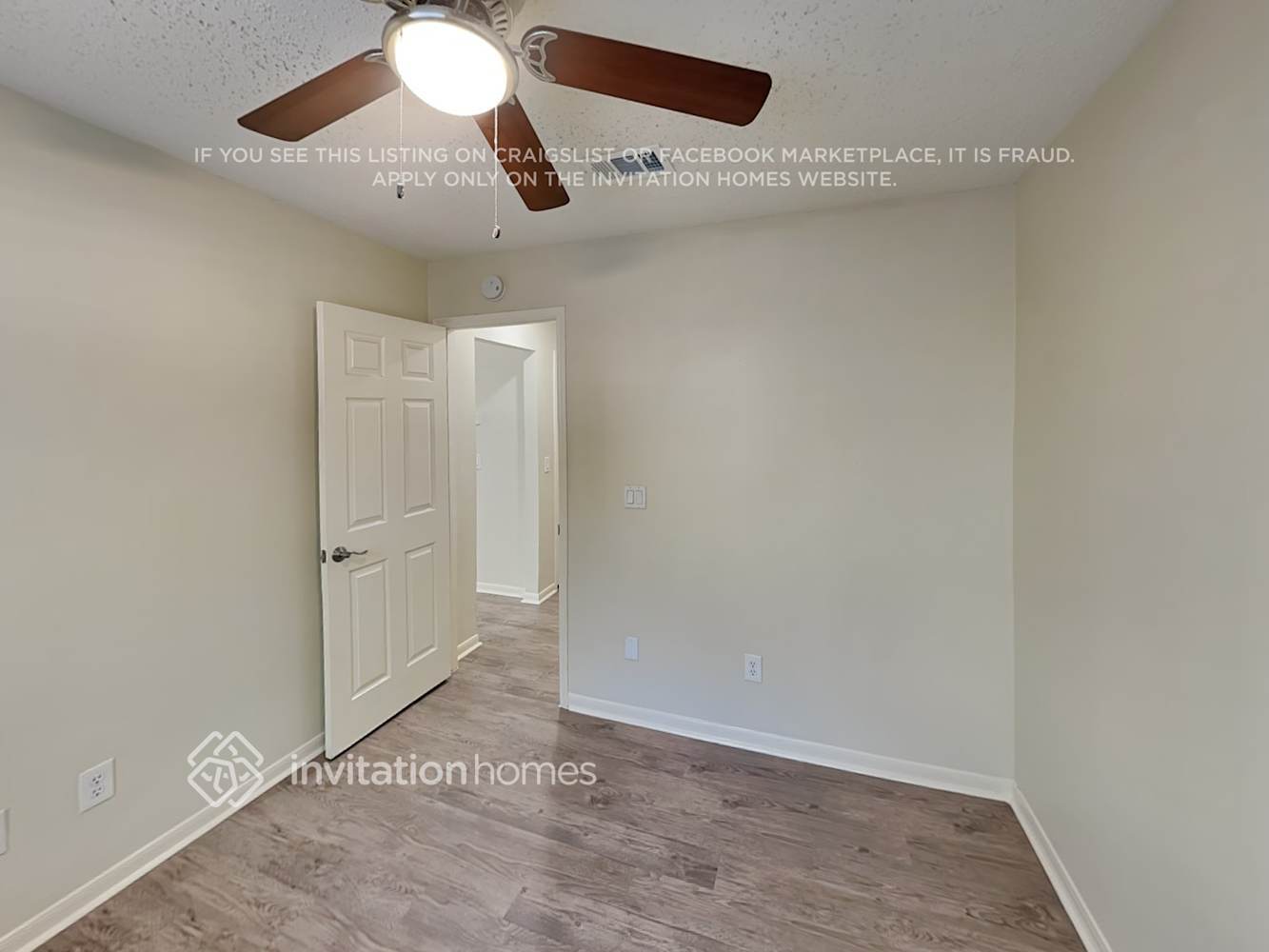 Building Photo - 110 S Village Knoll Cir