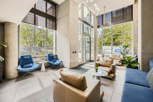 Building Photo - Stunning 2 Bed 2 Bath Seattle Unit @ the Highly Desirable Parc-Belltown Condominiums!
