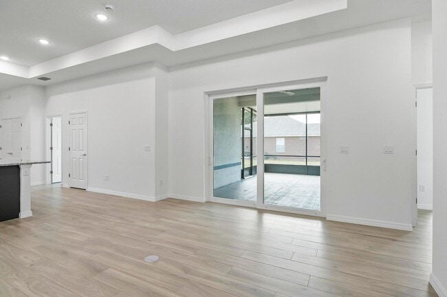 Building Photo - 31 Louvet Ln