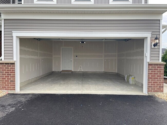 Building Photo - 721 Dropseed Ln