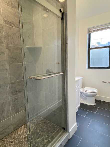 Building Photo - 29 Peterborough St