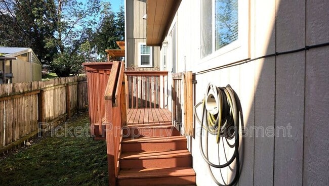 Building Photo - 4855 Bowwood Cir NE