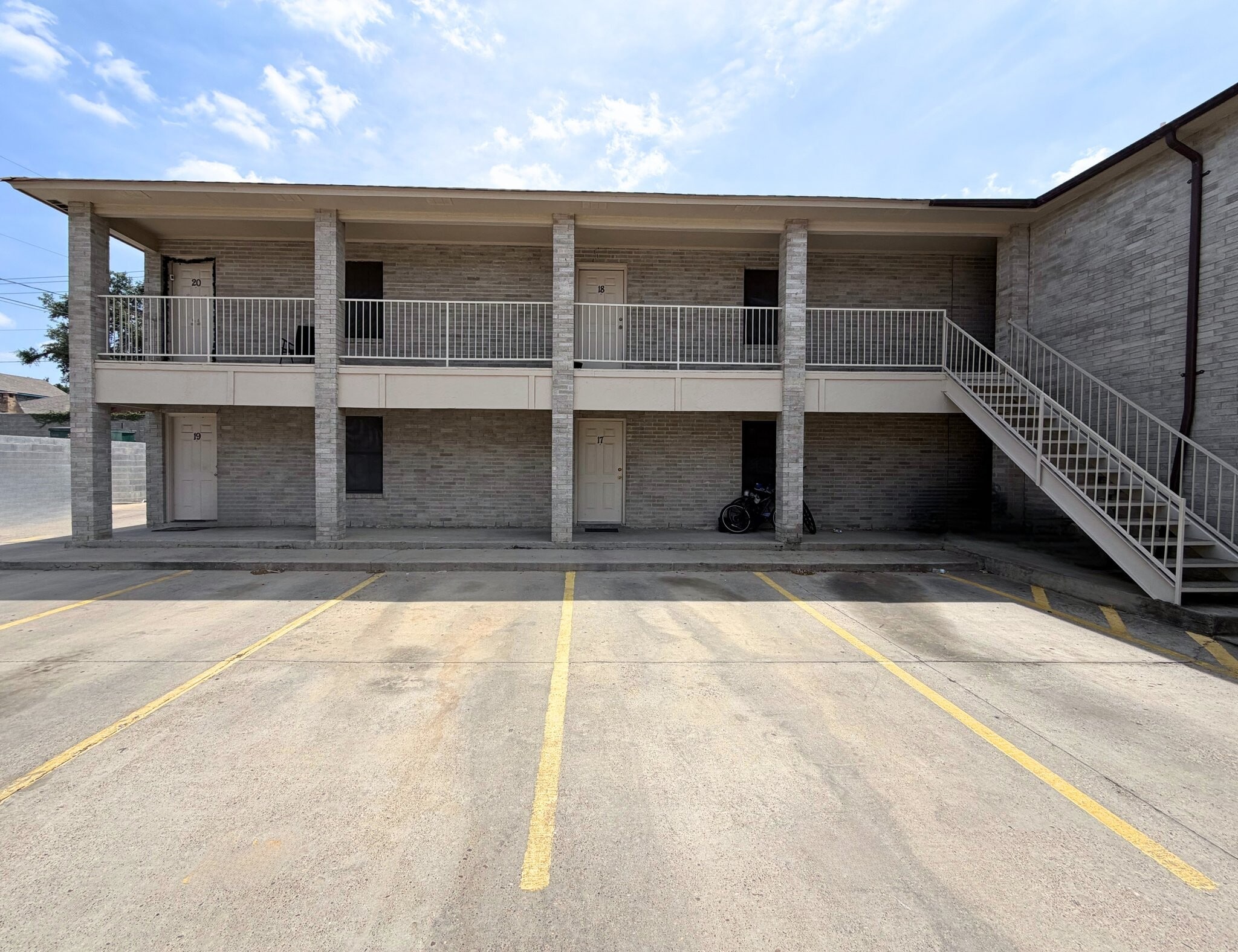 Building Photo - 513 Shiloh Dr
