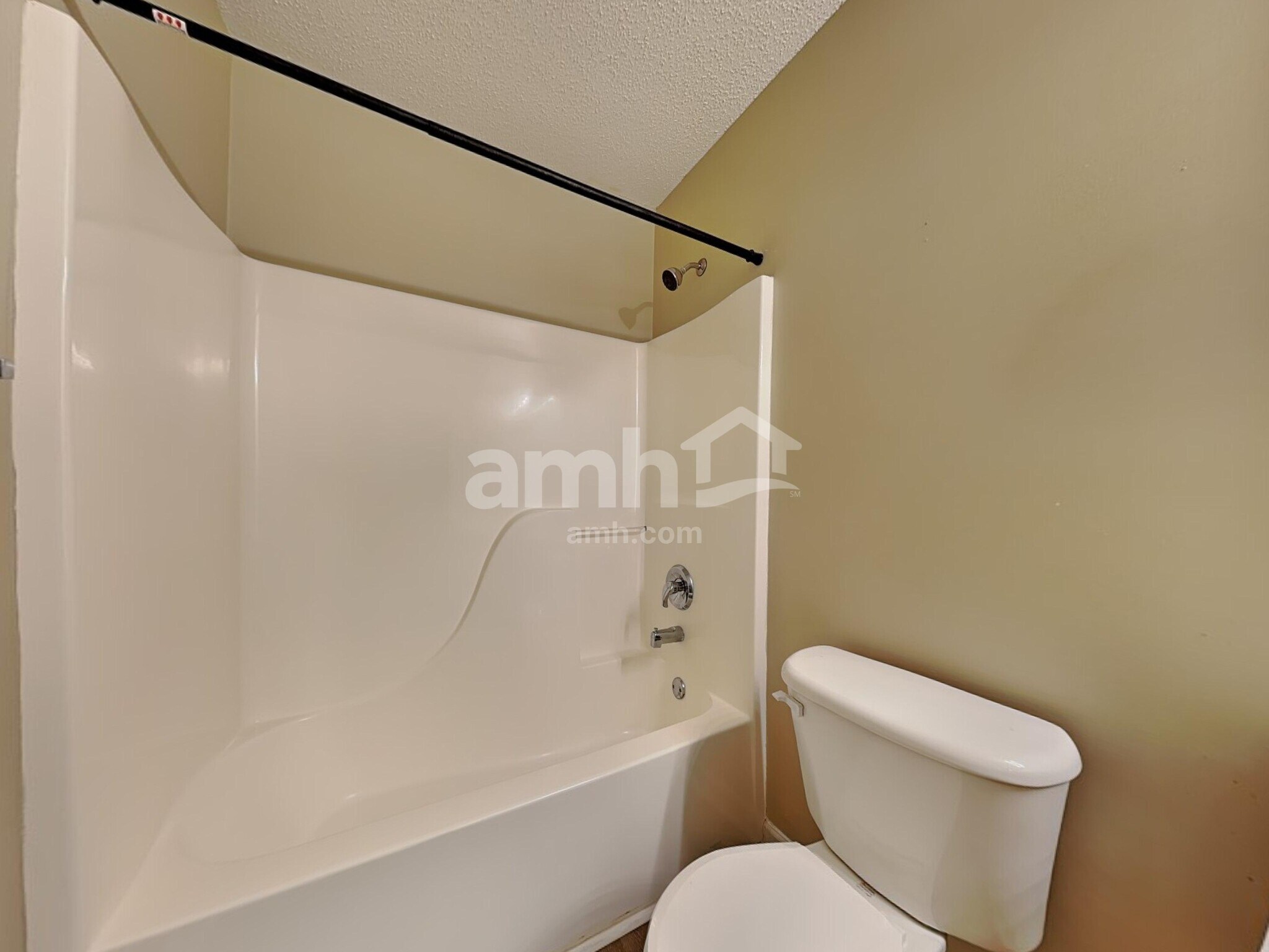 Building Photo - 14 Hidden Lakes Ln