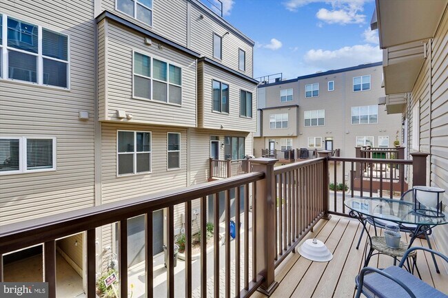 Building Photo - 8052 Red Hook St