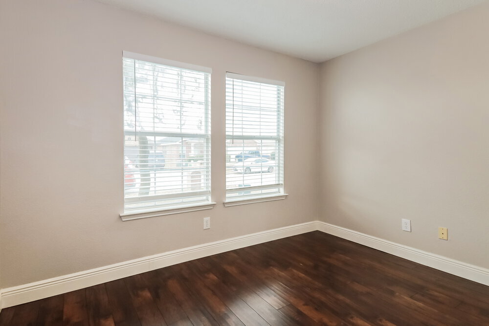 Building Photo - 813 Post Oak Trail