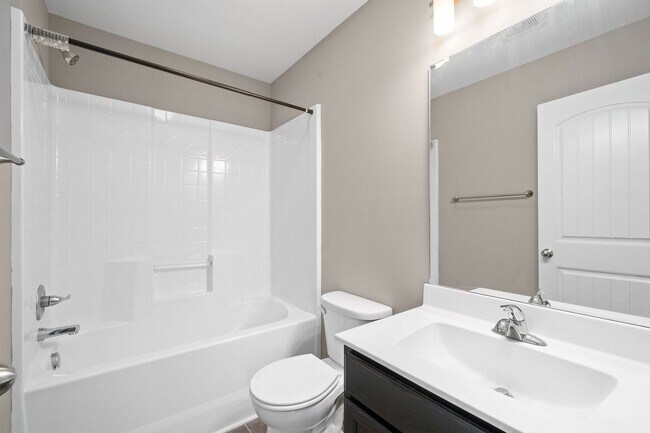 Building Photo - 515 Sourwood Dr
