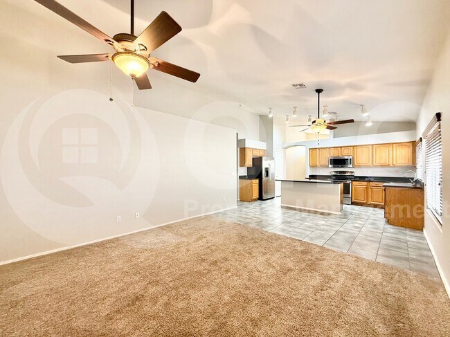 Building Photo - 1523 E Black Diamond Dr