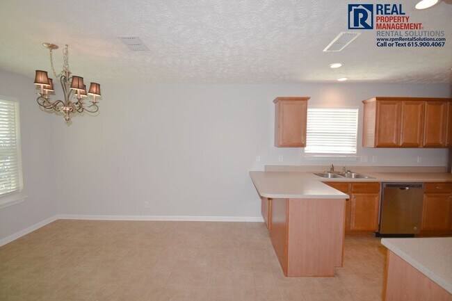Building Photo - Beautiful 3BR+Bonus/4th Bedroom, triple Blackman schools! Screened in porch and fenced in backyard!