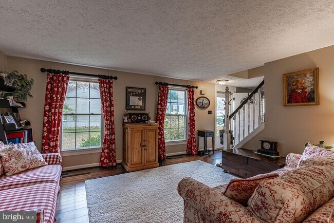 Building Photo - 6221 Wilmington Dr