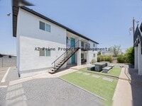 Building Photo - 719 N 12th Ave