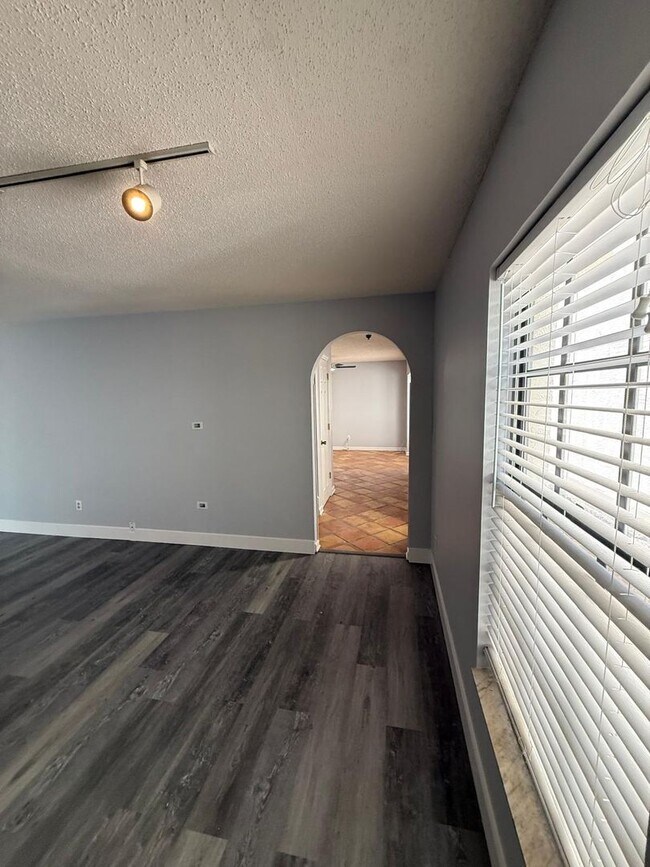 Building Photo - 1030 Knoll Wood Ct