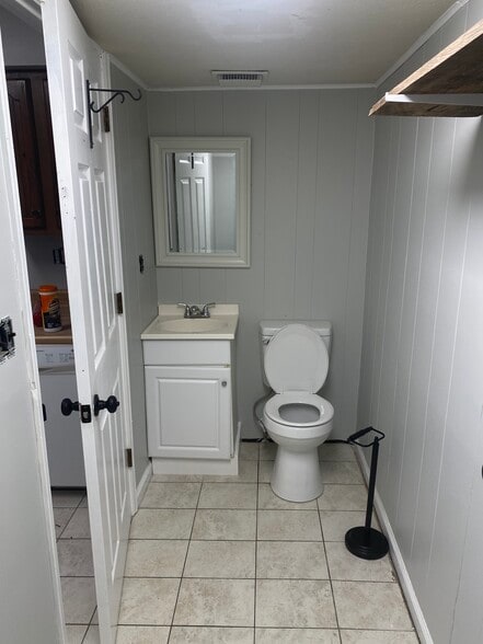 Building Photo - 3400 Maxon Rd