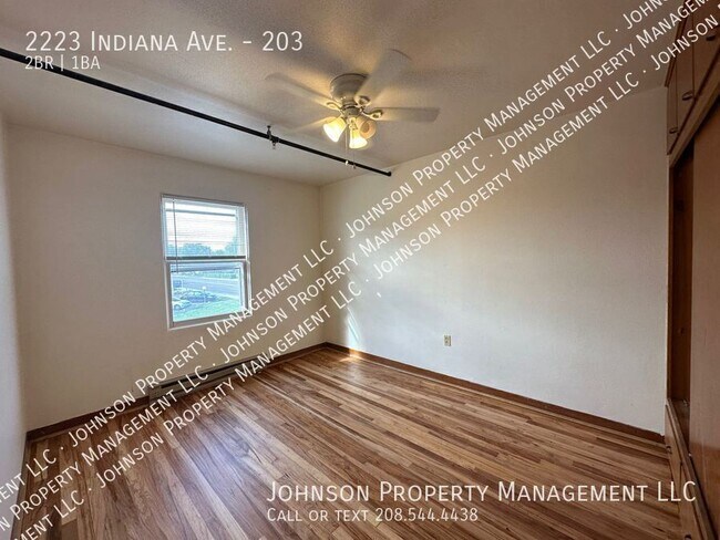 Building Photo - 2223 S Indiana Ave