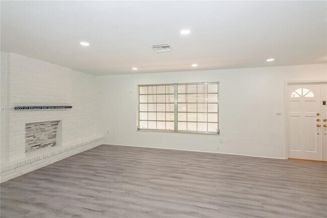 Building Photo - 7300 SW 116th St